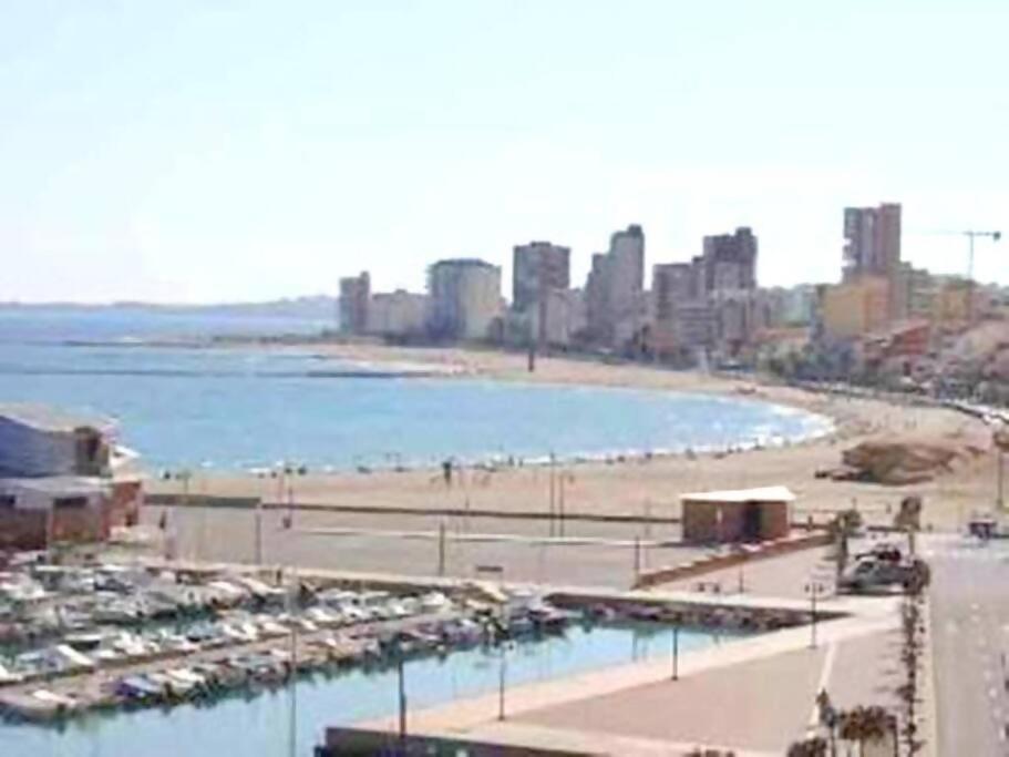 Beachside Apartment In The Centre Of El Campello Luaran gambar