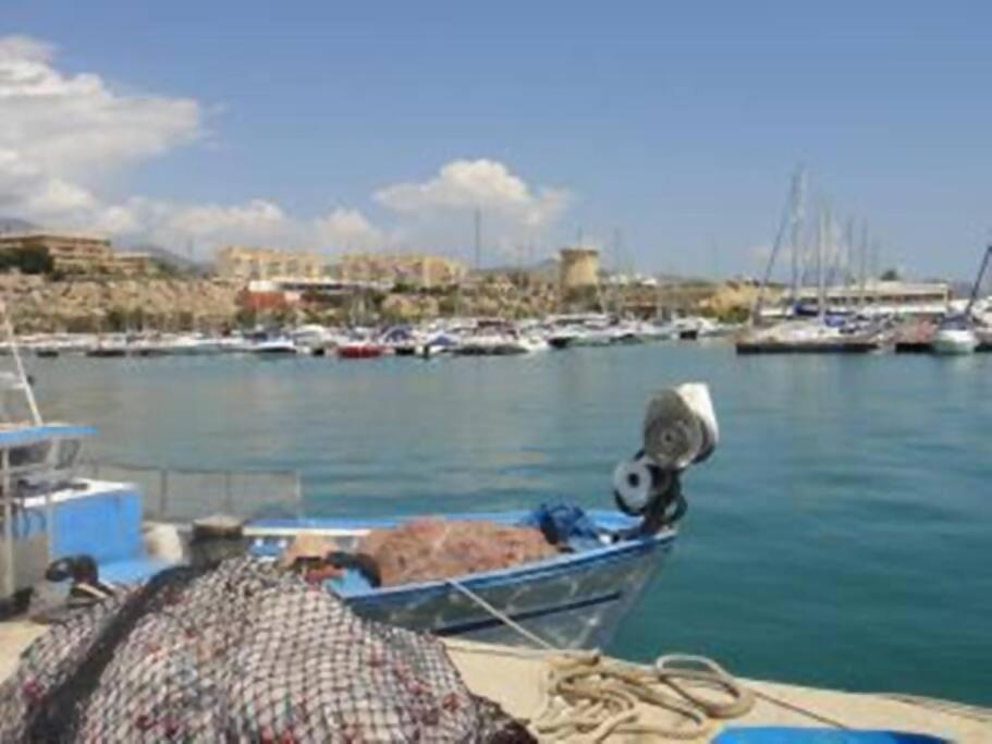 Beachside Apartment In The Centre Of El Campello Luaran gambar